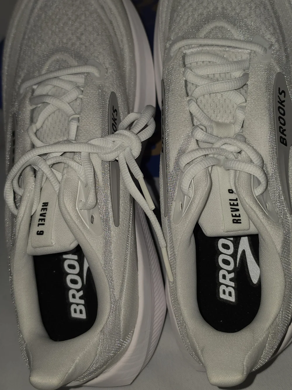 BROOKS Revel 9 White Gray Athletic Running Shoes US Women Size 10.5 (NWOT)